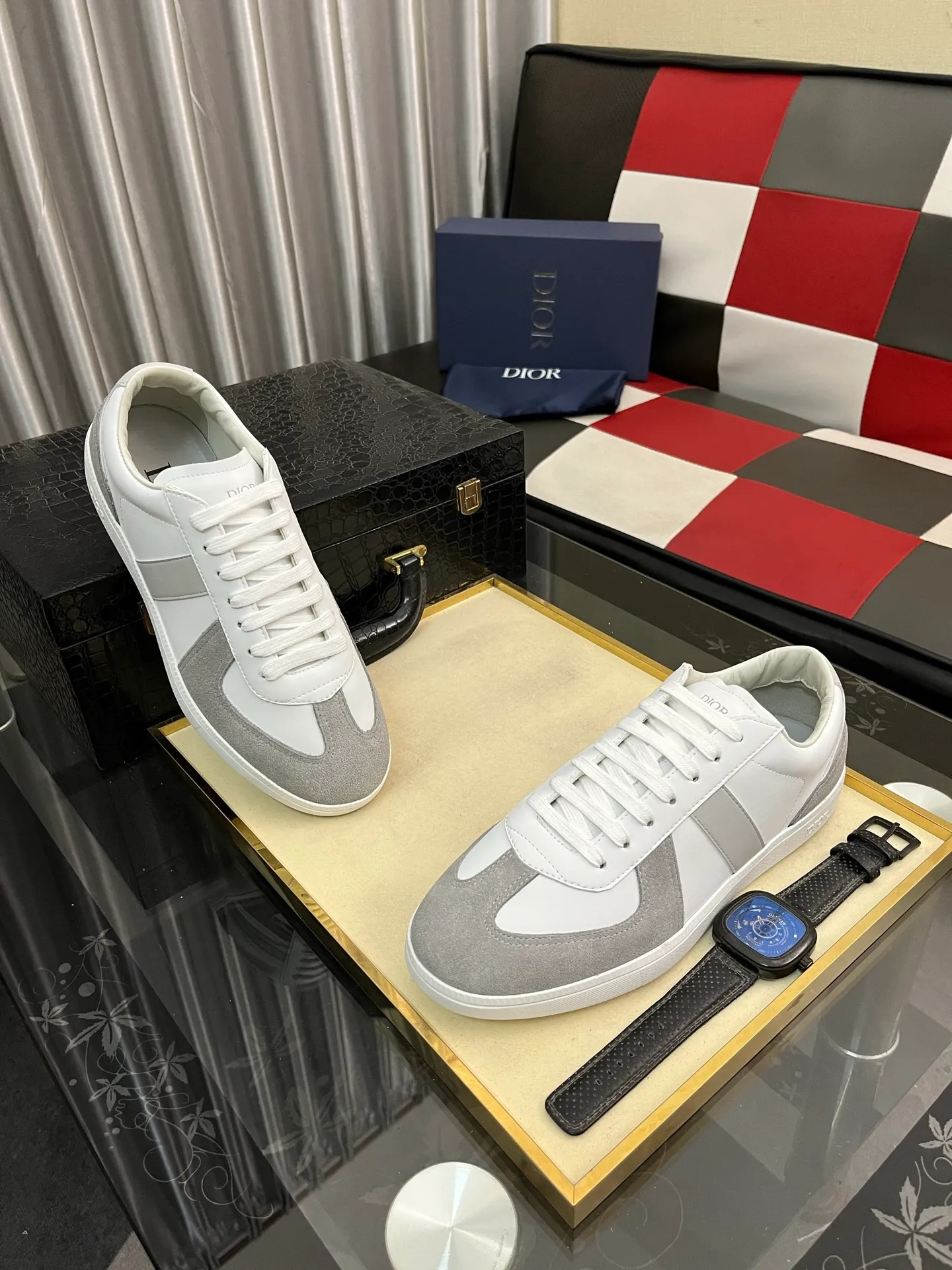 Men's shoes 💰380⌚️⌚️ 【Dior*DIAO】original quality.~ Unique modern style sneakers. 🏃A must-have casual shoe for trendy men😍😍 Original brand imported from Italy, imported original leather, sheep lining (refuses to discolor and grind feet) Sole: Original sole provided by the original factory, French lazy style design ⚠️Fit to the feet, original quality, super comfortable original sole. Code number: 38-448️⃣Colors available